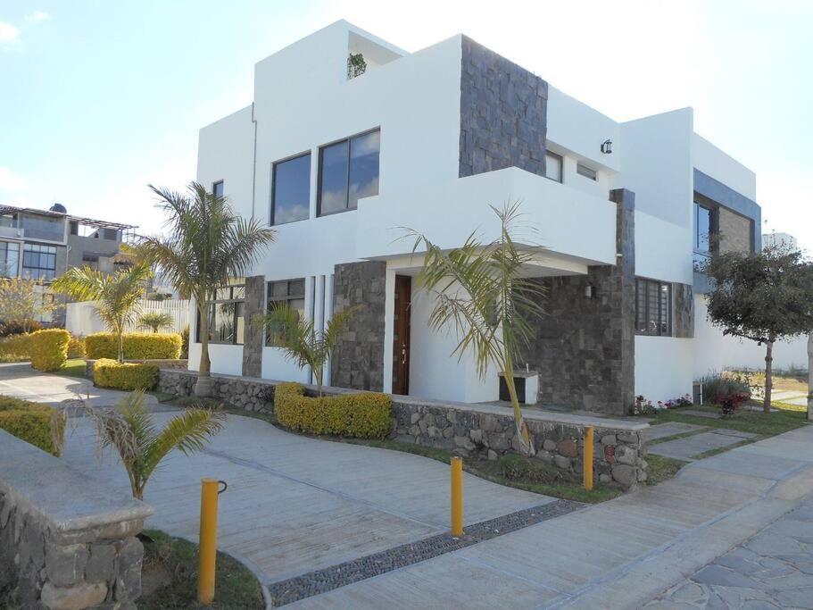 Hermosa Casa En Orilla Del Lago -Zona De Villedos- San Cristobal Zapotitlan Екстер'єр фото